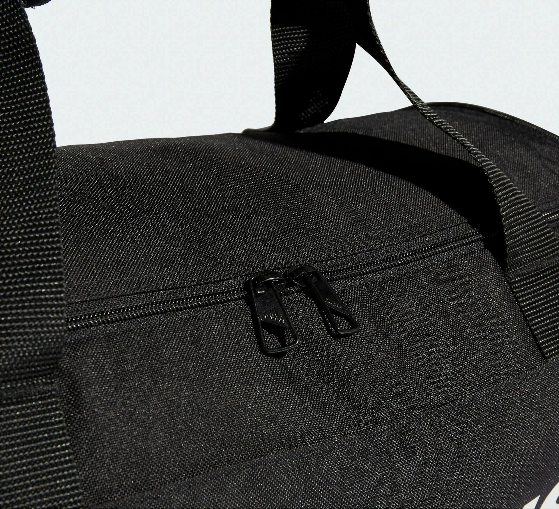 Adidas Essentials Logo Duffeltasche XS Schwarz - Weiß 7 Adidas Essentials Logo Duffeltasche XS Schwarz - Weiß – Bild 5