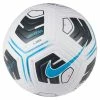 Nike Academy Team Fußball Weiß - Schwarz - Blau 2 Nike Academy Team Fußball Weiß - Schwarz - Blau -PUMA-Shop Nike Academy Team Voetbal 11
